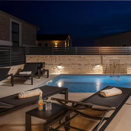 Ferienhaus Fur 7 Personen Und 1 Kind In Vodice-sria, Dalmatien Norddalmatien Vodice