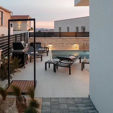 Ferienhaus Fur 7 Personen Und 1 Kind In Vodice-sria, Dalmatien Norddalmatien *