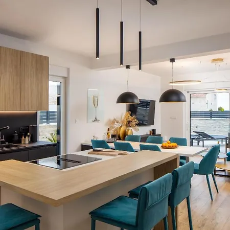 Ferienhaus Fur 7 Personen Und 1 Kind In Vodice-sria, Dalmatien Norddalmatien * Vodice