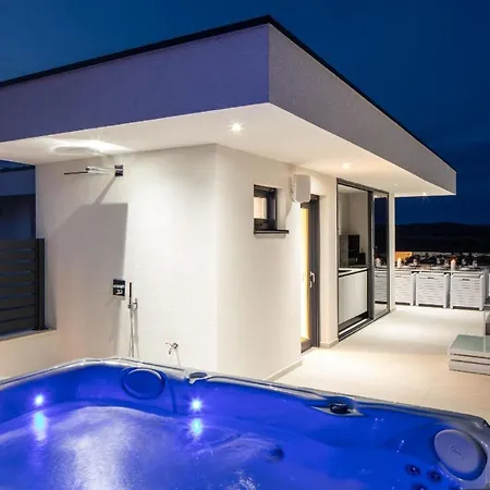 Ferienhaus Fur 7 Personen Und 1 Kind In Vodice-sria, Dalmatien Norddalmatien Vodice